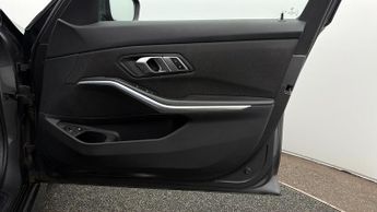 BMW 3 Series 330E SE PRO