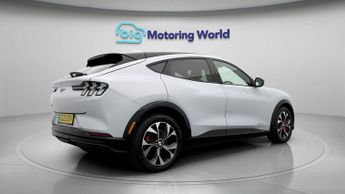 Ford Mustang Mach-E BASE