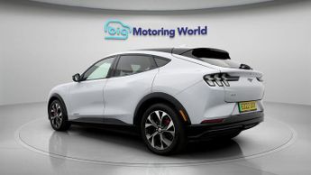 Ford Mustang Mach-E BASE