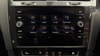 Volkswagen e-Golf E-GOLF