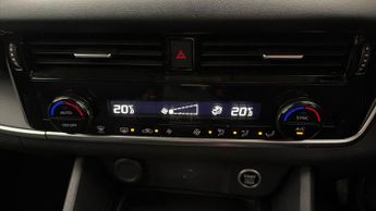 Nissan Qashqai DIG-T ACENTA PREMIUM DCT