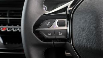 Peugeot E-208 ALLURE PREMIUM PLUS