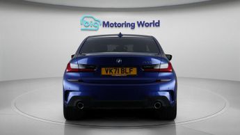 BMW 3 Series 330E M SPORT