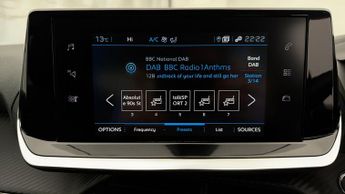 Peugeot 208 PURETECH ALLURE PREMIUM PLUS S/S