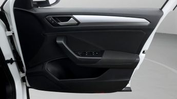 Volkswagen T-Roc LIFE TSI DSG