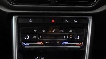 Volkswagen T-Roc LIFE TSI DSG