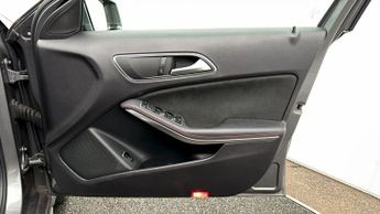 Mercedes-Benz GLA GLA 180 AMG LINE EDITION