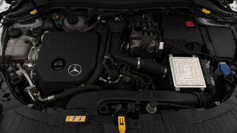 Mercedes-Benz GLA GLA 250 E AMG LINE