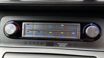 Hyundai KONA PREMIUM