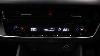 Nissan Qashqai DIG-T ACENTA PREMIUM DCT