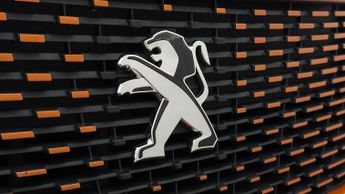 Peugeot E-2008 GT PREMIUM