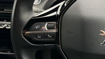 Peugeot E-2008 GT PREMIUM