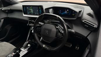 Peugeot E-2008 GT PREMIUM