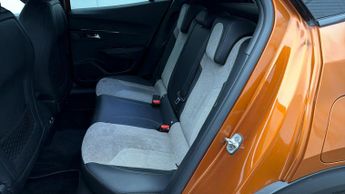 Peugeot E-2008 GT PREMIUM