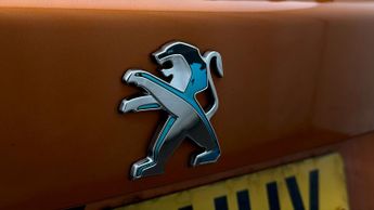 Peugeot E-2008 GT PREMIUM