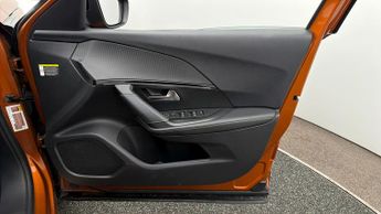 Peugeot E-2008 GT PREMIUM