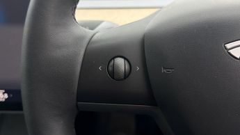 Tesla Model Y BASE