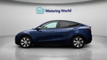 Tesla Model Y BASE