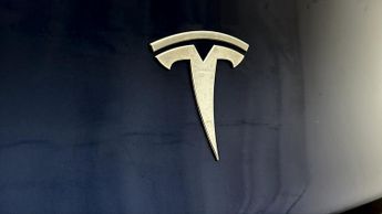 Tesla Model Y BASE