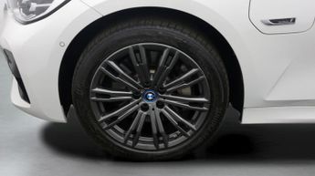 BMW 3 Series 330E M SPORT