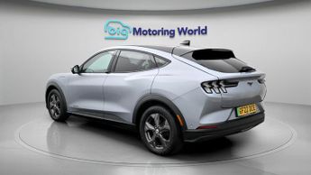 Ford Mustang Mach-E BASE