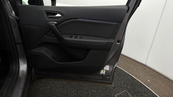 Renault Captur TECHNO E-TECH