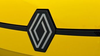 Renault 5 E-Tech electric ICONIC E-TECH