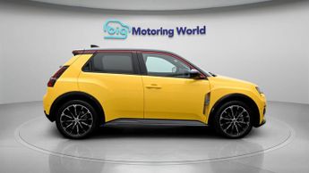 Renault 5 E-Tech electric ICONIC E-TECH