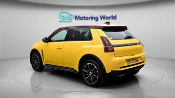 Renault 5 E-Tech electric ICONIC E-TECH