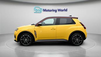 Renault 5 E-Tech electric ICONIC E-TECH