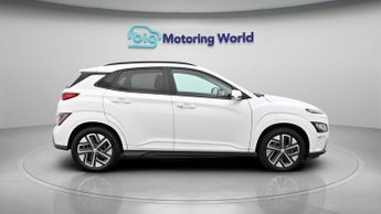Hyundai KONA PREMIUM