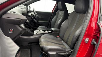Peugeot E-2008 GT