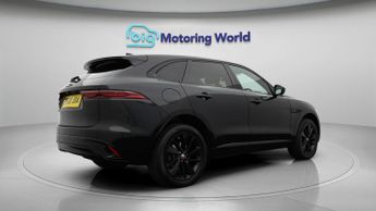 Jaguar F-PACE R-DYNAMIC SE
