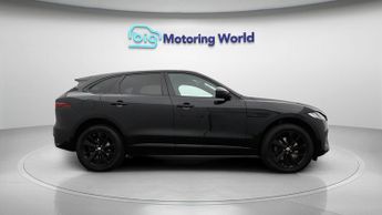 Jaguar F-PACE R-DYNAMIC SE