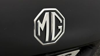 MG MG4 TROPHY