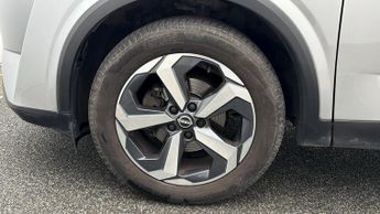 Nissan Qashqai DIG-T N-CONNECTA DCT