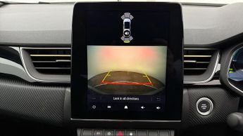 Renault Captur E-TECH ENGINEERED