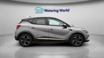 Renault Captur E-TECH ENGINEERED