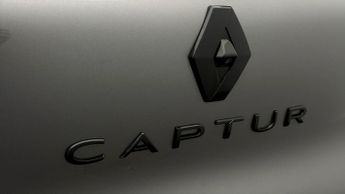 Renault Captur E-TECH ENGINEERED