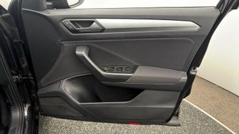 Volkswagen T-Roc LIFE TSI DSG