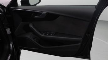 Audi A4 Avant AVANT TFSI S LINE BLACK EDITION