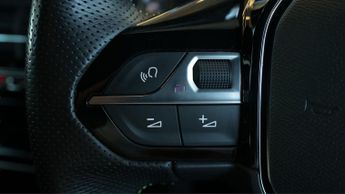 Peugeot E-2008 GT LINE