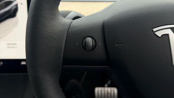 Tesla Model Y PERFORMANCE AWD