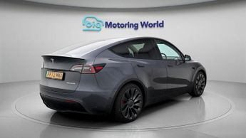 Tesla Model Y PERFORMANCE AWD