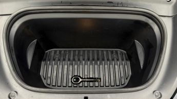 Tesla Model Y PERFORMANCE AWD
