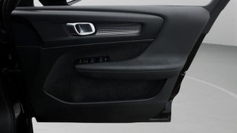 Volvo XC40 RECHARGE T4 R-DESIGN