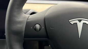 Tesla Model Y BASE