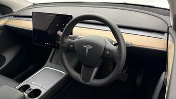 Tesla Model Y BASE