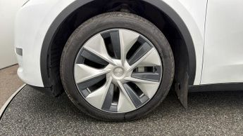 Tesla Model Y BASE