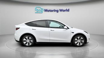 Tesla Model Y BASE